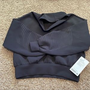 NWT Lululemon Full Flourish Pullover Black sz 8